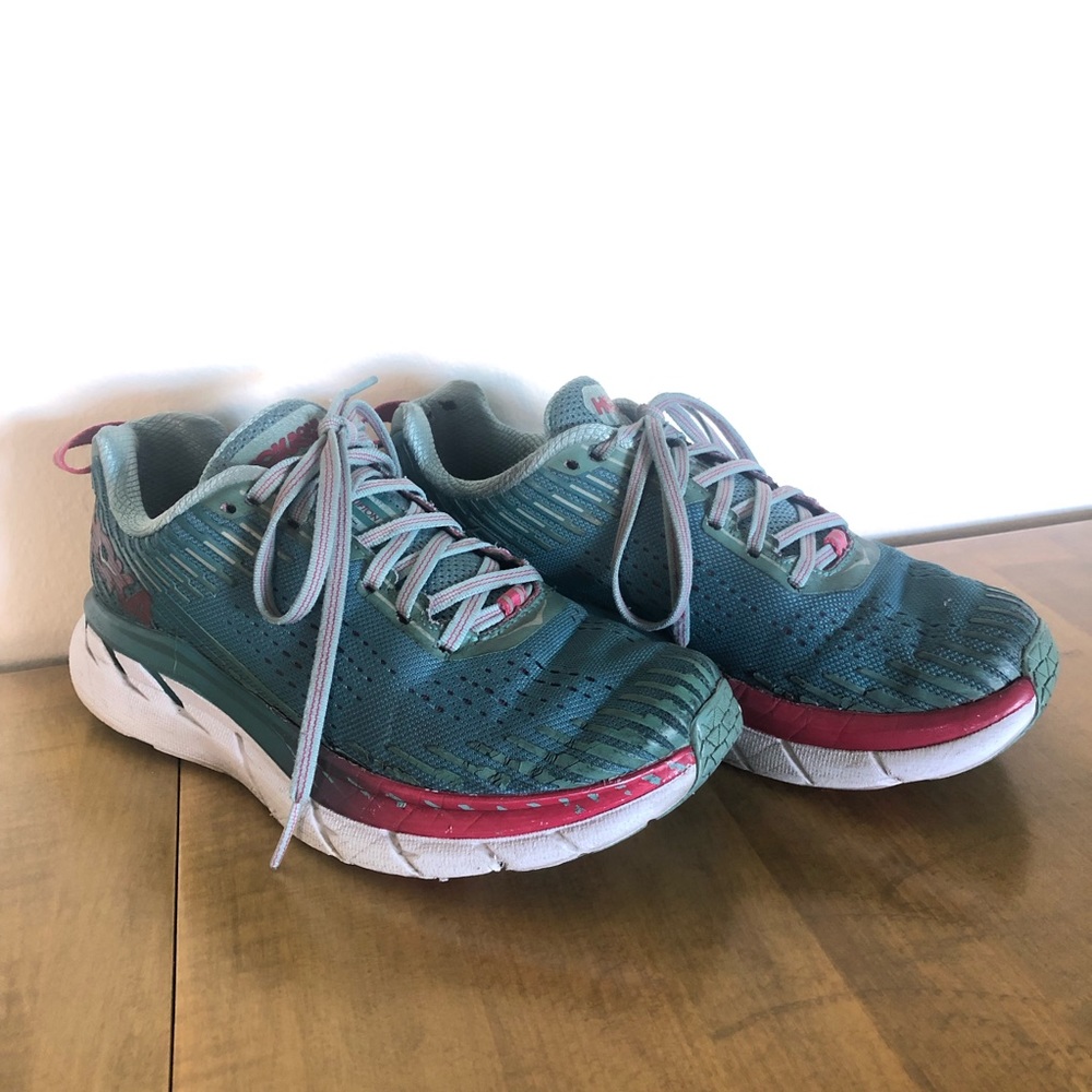 Hoka one one Clifton 5 shoes